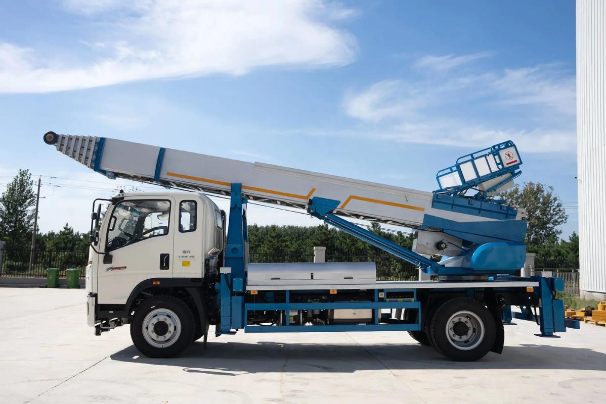 定兴县云梯上料车租赁费用