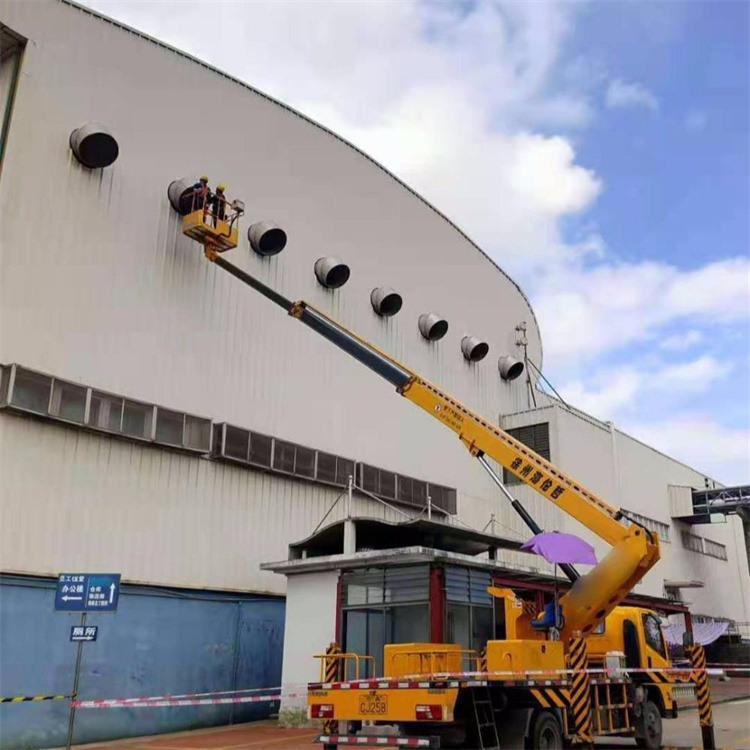 定兴县高空作业车出租服务：专业广告牌安装解决方案