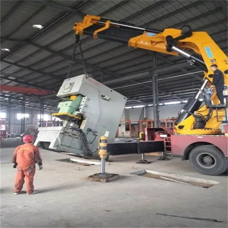 定兴县80吨折臂吊车出租附近电话